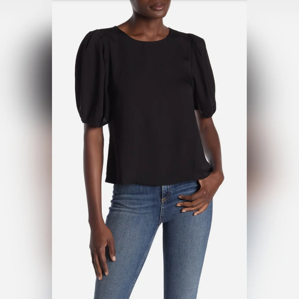 (1770) ELODIE Keyhole Back Short Sleeve Blouse, Size S - Picture 2 of 5